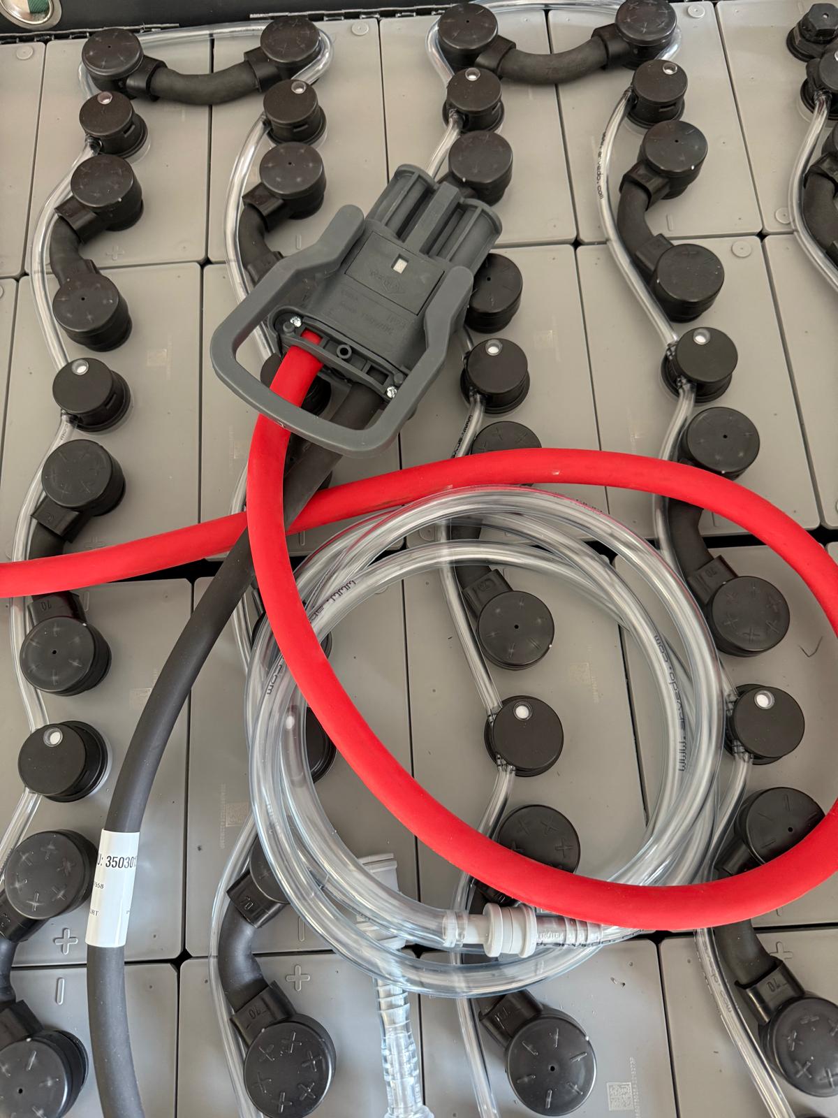 48V 750AH 6PZS750 Batterie inkl. Aquamatik und REMA-Stecker